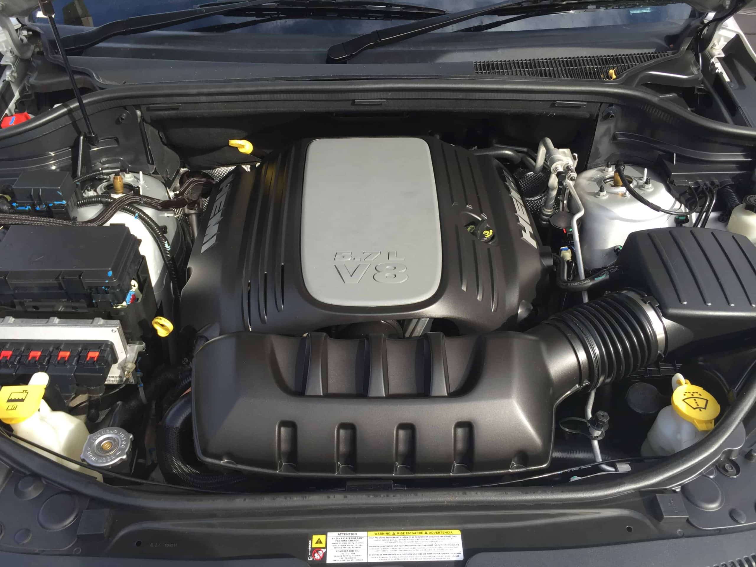5.7L V8 HEMI Jeep Engine